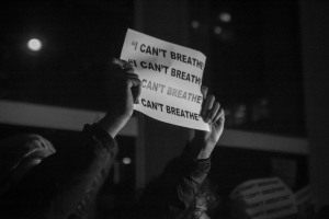 I can't breathe - signs being held by protesters in New York City, refering to the last words of Eric Garner. (image: Dave Bledsoe, Flickr)